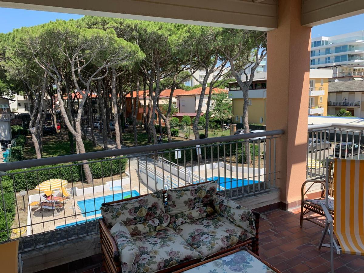Seafront Lovely Penthouse Flat With Pool Apartment Lido di Jesolo