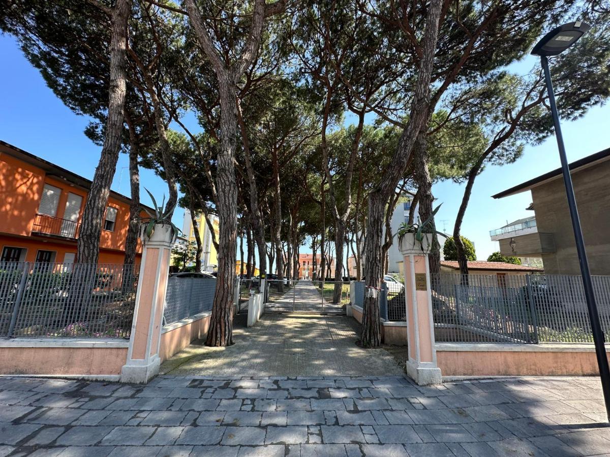 Seafront Lovely Penthouse Flat With Pool Appartamento Lido di Jesolo